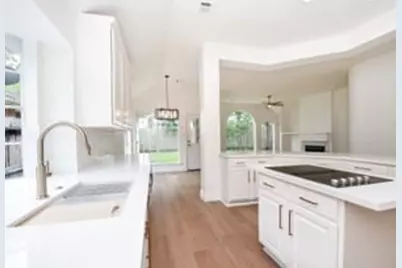 202 Knoll Forest Drive, Sugar Land, TX 77479 - Photo 9