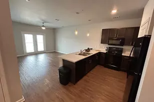 2136 W 34th St, Houston, TX 77018 - Photo 1