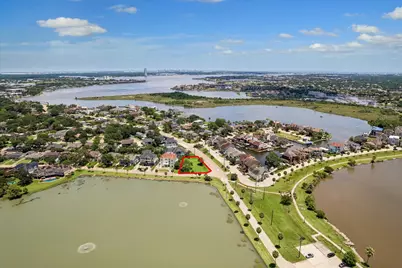 18743 Martinique Drive, Nassau Bay, TX 77058 - Photo 5