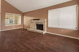 10647 Chapel Hill Dr, Houston, TX 77099 - Photo 7