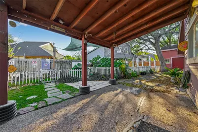 10647 Chapel Hill Drive, Houston, TX 77099 - Photo 41