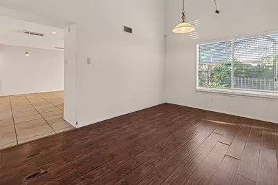 10647 Chapel Hill Drive, Houston, TX 77099 - Photo 11