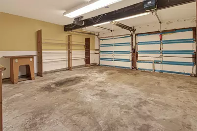 10647 Chapel Hill Drive, Houston, TX 77099 - Photo 39
