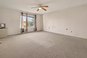 10647 Chapel Hill Dr, Houston, TX 77099 - Photo 33