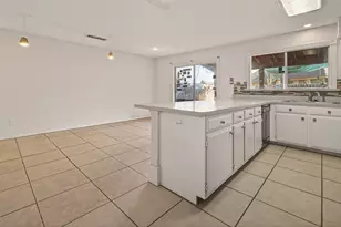 10647 Chapel Hill Dr, Houston, TX 77099 - Photo 17