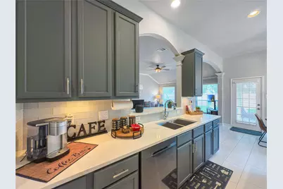 2516 Spring Landing Drive, Pearland, TX 77584 - Photo 11