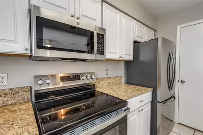 1930 Avenue B, Katy, TX 77493 - Photo 9