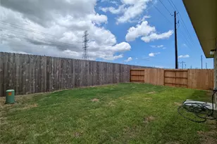 8810 Wooster Trails Dr, Baytown, TX 77521 - Photo 15