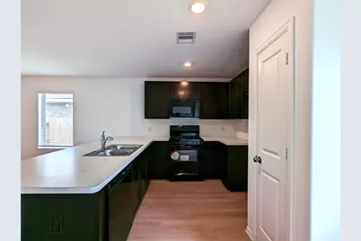 8810 Wooster Trails Drive, Baytown, TX 77521 - Photo 7