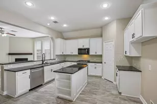 11022 Sarah Bluff Ln, Cypress, TX 77433 - Photo 3