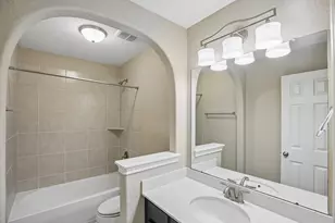 11022 Sarah Bluff Ln, Cypress, TX 77433 - Photo 19