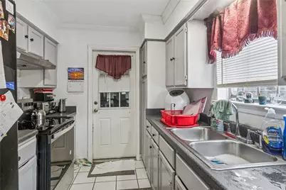 16319 Clearmont Drive, Houston, TX 77053 - Photo 11