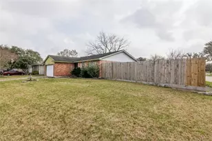16319 Clearmont Dr, Houston, TX 77053 - Photo 3