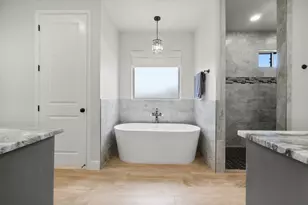 100 Calvary Dr, Adkins, TX 78101 - Photo 15