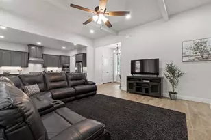 100 Calvary Dr, Adkins, TX 78101 - Photo 5