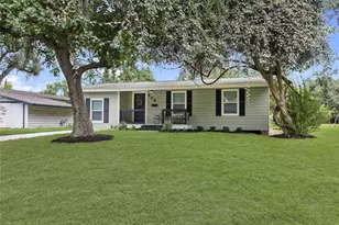 606 Winding Way St, Lake Jackson, TX 77566 - Photo 1