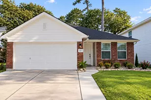15 Thicket Grove Pl, Conroe, TX 77385 - Photo 1