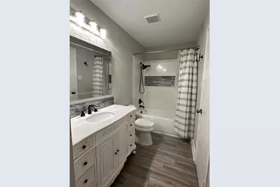 7 April Point Drive S #7, Conroe, TX 77356 - Photo 5