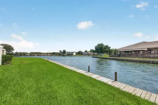 7 April Point Dr S, Conroe, TX 77356 - Photo 1
