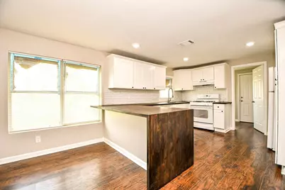 3642 Easy Street, Houston, TX 77026 - Photo 9