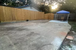 7 Dowling St, La Marque, TX 77568 - Photo 5