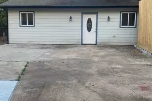7 Dowling St, La Marque, TX 77568 - Photo 1