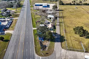 2900 W Hwy 6, Alvin, TX 77511 - Photo 1