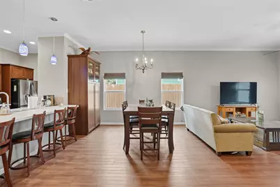 623 W Deberry Avenue, Aransas Pass, TX 78336 - Photo 9