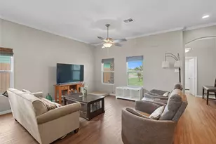 623 W Deberry Ave, Aransas Pass, TX 78336 - Photo 5