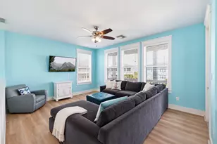 4218 King Rail Cir, Galveston, TX 77554 - Photo 3
