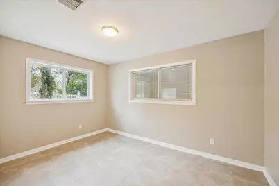 241 S Masonic St, Bellville, TX 77418 - Photo 9