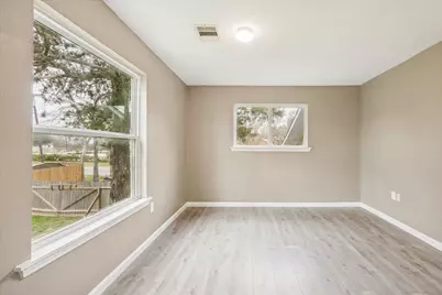 241 S Masonic St, Bellville, TX 77418 - Photo 13