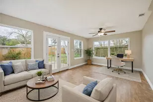 241 S Masonic St, Bellville, TX 77418 - Photo 9