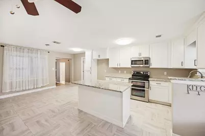 241 S Masonic St, Bellville, TX 77418 - Photo 3