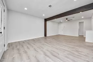 302 County Park Dr, League City, TX 77573 - Photo 5