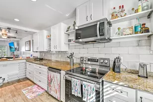 4009 Ave N 1/2, Galveston, TX 77550 - Photo 15