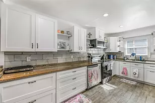 4009 Ave N 1/2, Galveston, TX 77550 - Photo 11