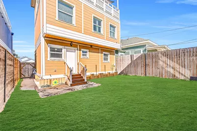 4009 Avenue N 1/2, Galveston, TX 77550 - Photo 33