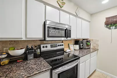 501 W 26th Street #210, Austin, TX 78705 - Photo 19