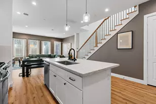 2708 Noble St, Houston, TX 77026 - Photo 9