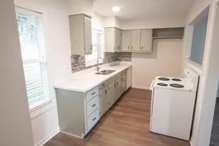 55 Elm Ct, Lake Jackson, TX 77566 - Photo 3
