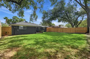 15614 Rill Ln, Houston, TX 77062 - Photo 9