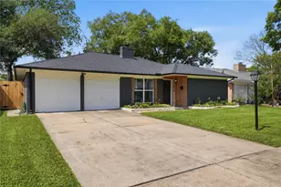 15614 Rill Ln, Houston, TX 77062 - Photo 3