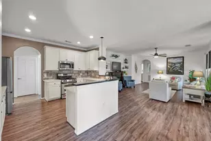 2 Gleneden Ct, Conroe, TX 77384 - Photo 7