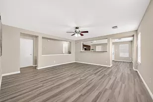 13126 Dawn Hollow Ln, Houston, TX 77072 - Photo 7