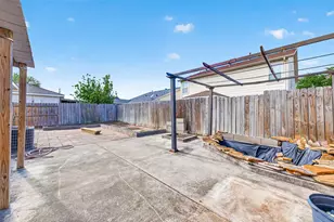 13126 Dawn Hollow Ln, Houston, TX 77072 - Photo 37