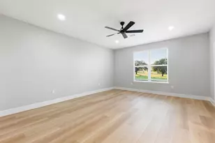 1328 Greenbriar Dr, Huntsville, TX 77340 - Photo 17