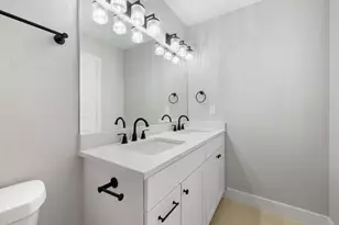 1328 Greenbriar Dr, Huntsville, TX 77340 - Photo 29