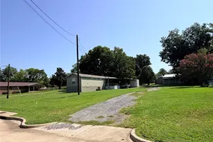 320 Houck St, Buffalo, TX 75831 - Photo 3