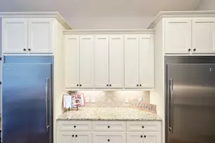 1043 Winchester Trail, Angleton, TX 77515 - Photo 7